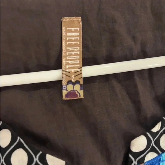 Free People Hibiscus Floral Pattern Dress Size 2. Lined, side zipper closure. - Picture 5 of 7